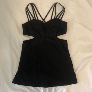 black xs Lu lu lemon cross work out top